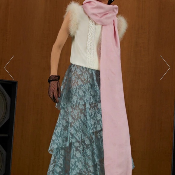 GUCCI Gucci Rose Pink Wool Silk Blend Wrap Monogram Shawl Scarf - Picture 6 of 6